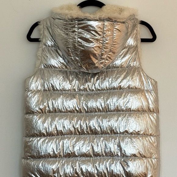 Vest - Picture 2 of 6